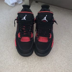 Size 6Y Jordan 4 thunders